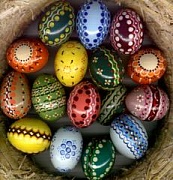 Почему на Пасху красят яйца?